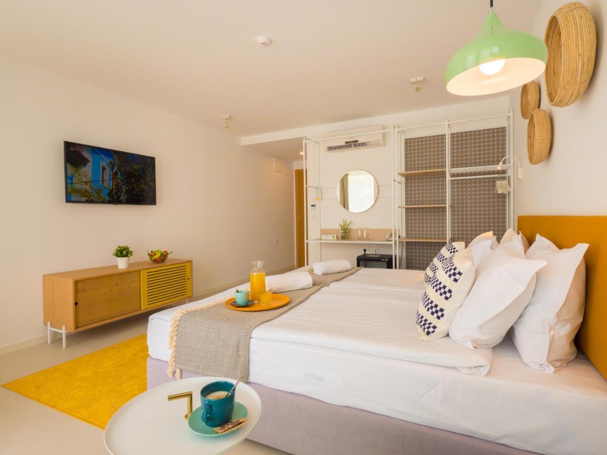 Ibis Styles Golden Sands Roomer Hotel Bagian luar foto
